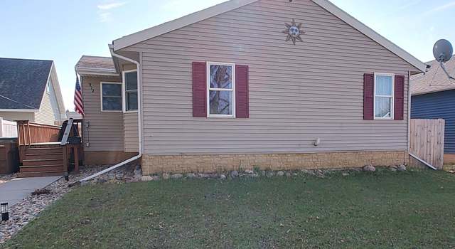 Photo of 912 2nd Ave NE, East Grand Forks, MN 56721