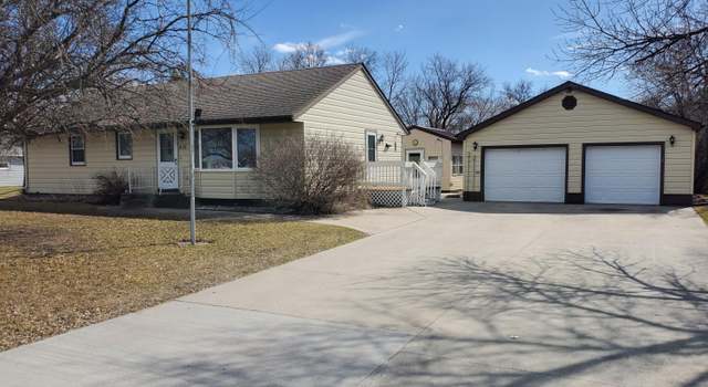 Photo of 410 5th Ave S, Crookston, MN 56716