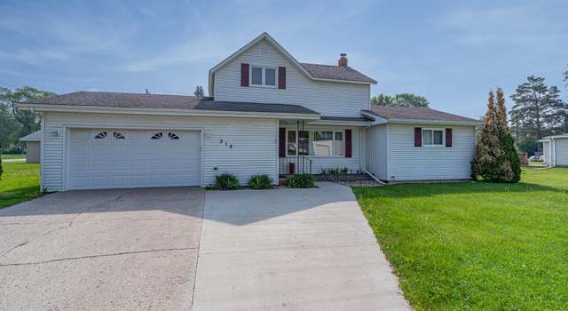 Photo of 315 Clark Ave, Larimore, ND 58251