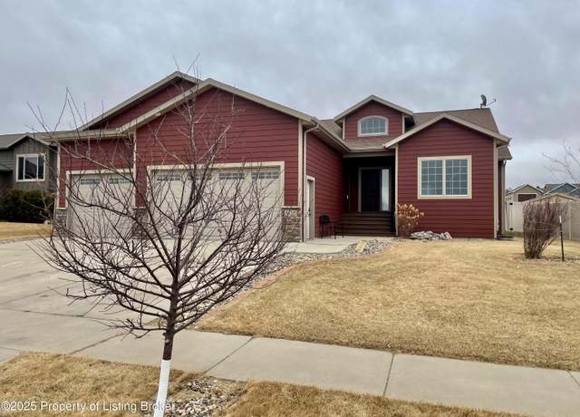 Property at 3122 Cody Dr, Dickinson, ND 58601, 4 beds, 3 baths