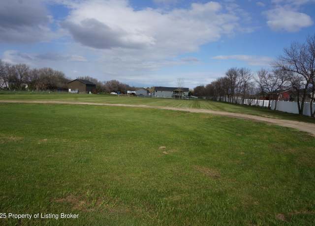 Property at 6th Ave E, Dickinson, ND 58601
