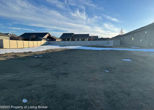 Property at 8th St W, Dickinson, ND 58601
