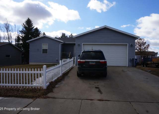 Property at 765 28th ST West St, Dickinson, ND 58601, 3 beds, 2 baths