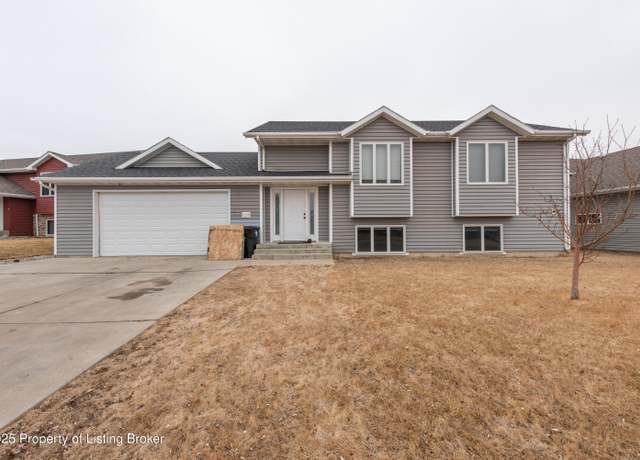 Property at 1259 6th St E, Dickinson, ND 58601, 4 beds, 2 baths