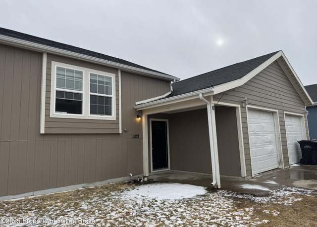 Property at 329 25th Ave NE, Watford City, ND 58854, 3 beds, 2.5 baths