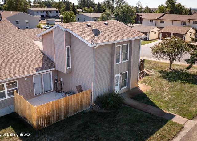 Property at 636 27th St W, Dickinson, ND 58601, 2 beds, 1.5 baths
