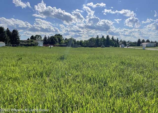 Property at N 11th Ave, Hettinger, ND 58639