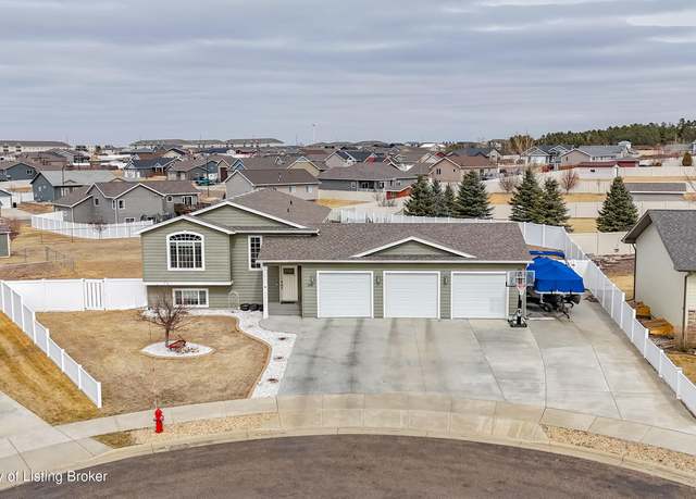 Property at 2856 Bullinger Dr, Dickinson, ND 58601, 5 beds, 3 baths