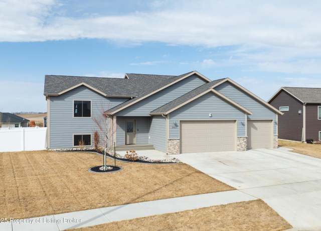 Property at 3427 Shamrock Lp Loop, Dickinson, ND 58601, 4 beds, 3 baths