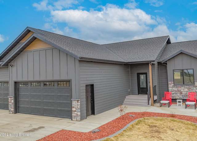 Property at 4344 Acres Dr, Dickinson, ND 58601, 5 beds, 3 baths