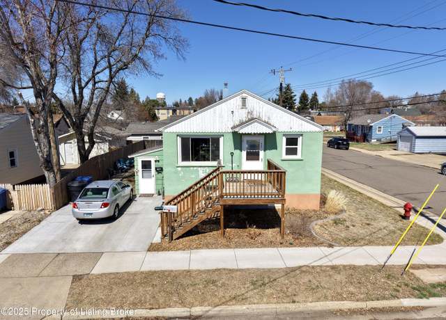 Property at 425 1st St E, Dickinson, ND 58601, 4 beds, 2 baths