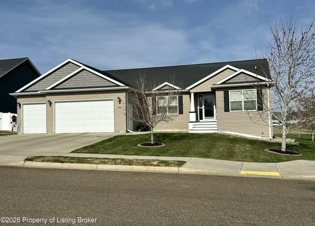 Property at 2418 Prairie Oak Dr, Dickinson, ND 58601, 5 beds, 3 baths