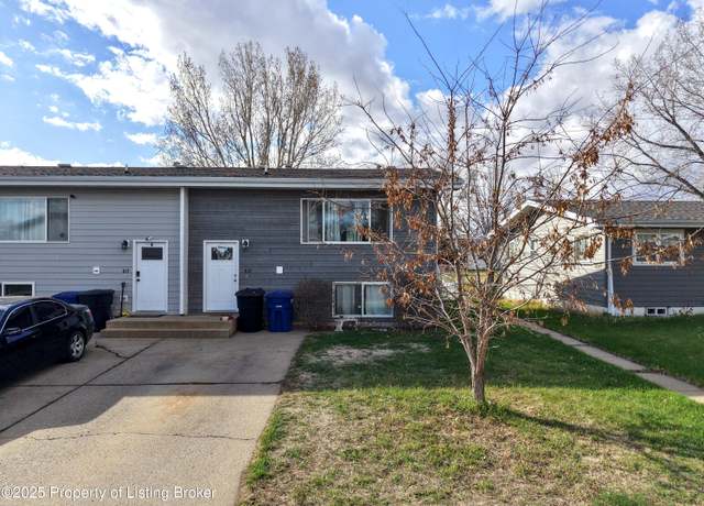 Property at 819 Elm Avenue Ave, Dickinson, ND 58601, 3 beds, 1.5 baths