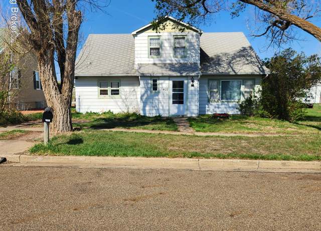 Property at 409 B St S, Glen Ullin, ND 58631, 4 beds, 1.5 baths