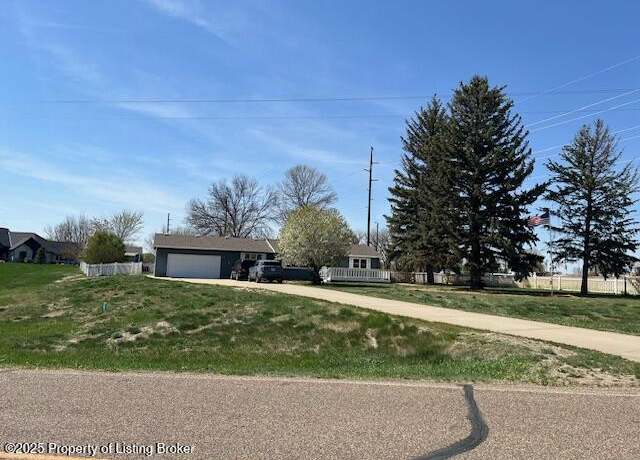 Property at 510 Palm Beach Road Rd, Dickinson, ND 58601, 3 beds, 2 baths