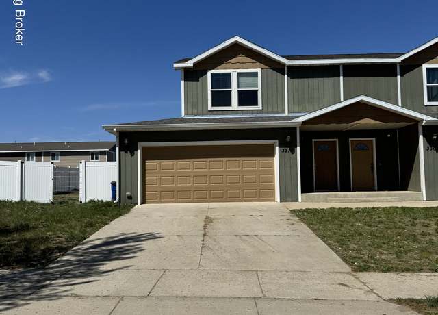 Property at 3214 10th Ave NE, Watford City, ND 58854, 3 beds, 3.5 baths