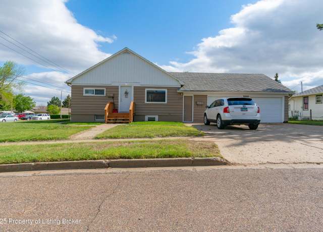 Property at 1307 2nd St W, Dickinson, ND 58601, 8 beds, 4 baths