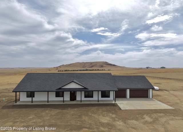 Property at 10708 30f St St SW, Dickinson, ND 58601, 3 beds, 3 baths