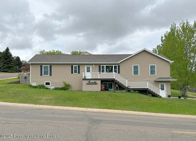 Property at 723 4th Ave E, Dickinson, ND 58601, 3 beds, 2 baths