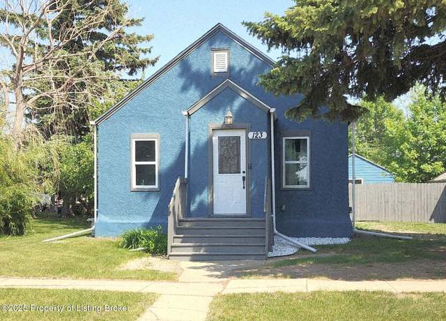 Property at 123 3rd St N, Richardton, ND 58652, 4 beds, 2 baths