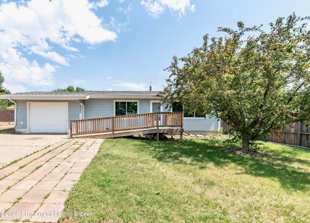 Property at 748 8th Ave E, Dickinson, ND 58601, 5 beds, 1.5 baths