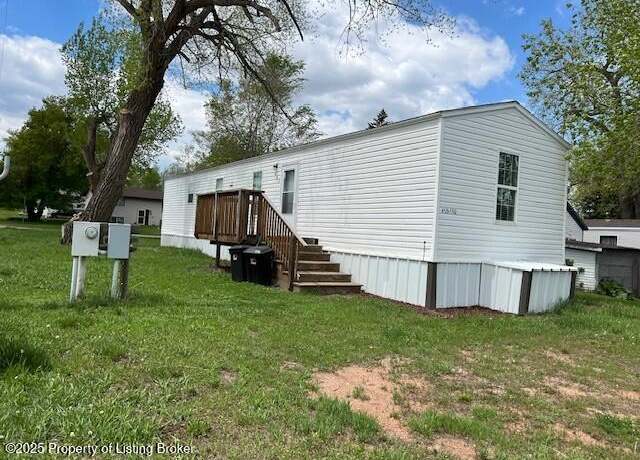 Property at 402 East St N, Hebron, ND 58638, 3 beds, 1 bath