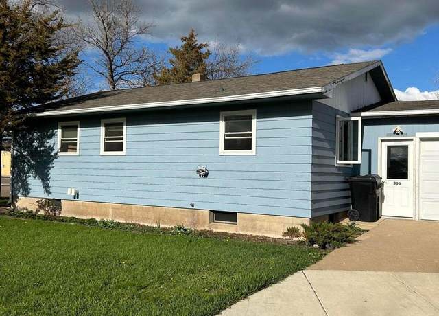Property at 366 2nd Ave NW, Killdeer, ND 58640, 5 beds, 2 baths