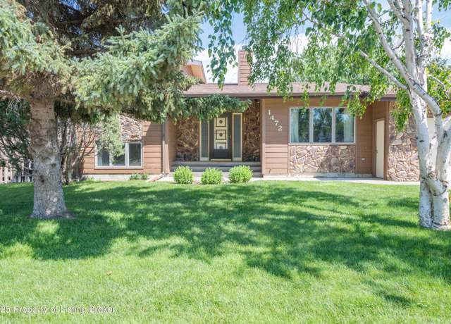 Property at 1472 13th St W, Dickinson, ND 58601, 4 beds, 2 baths
