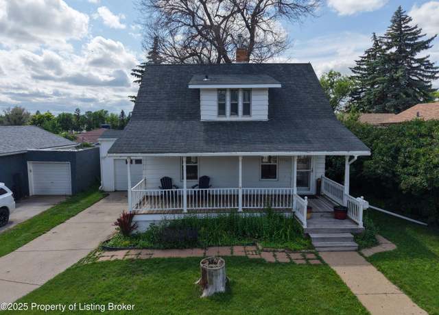 Property at 239 7th Ave W, Dickinson, ND 58601, 3 beds, 1.5 baths