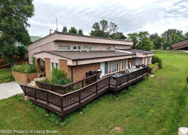 Property at 369 Wolfe Avenue Ave, Gladstone, ND 58630, 3 beds, 2.5 baths