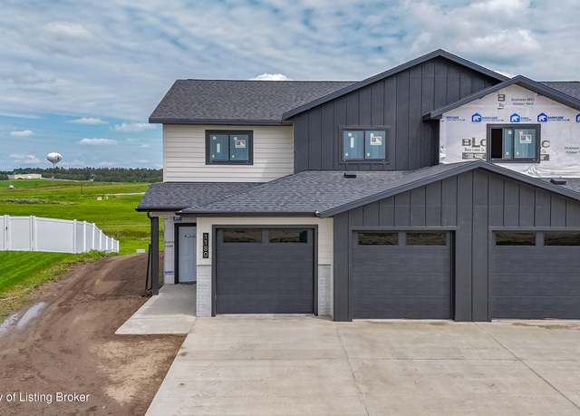 Property at 1180 39th Ave W, Dickinson, ND 58601, 3 beds, 2.5 baths