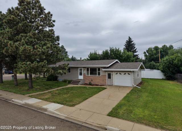 Property at 405 10th St. St E, Dickinson, ND 58601, 4 beds, 2 baths