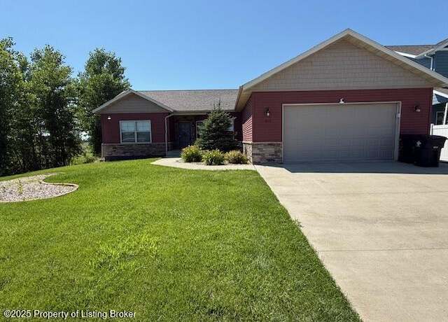 Property at 1809 Yellowstone Cir, Dickinson, ND 58601, 7 beds, 3 baths