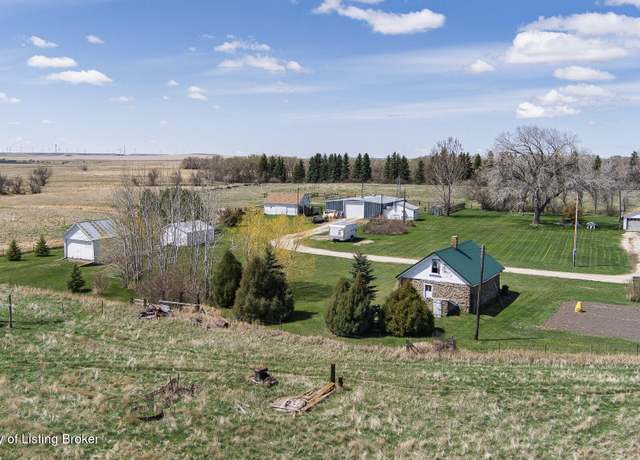 Property at 11126 50th St SW, Dickinson, ND 58601, 5 beds, 2.5 baths