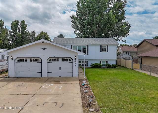 Property at 837 25th St W, Dickinson, ND 58601, 4 beds, 2 baths