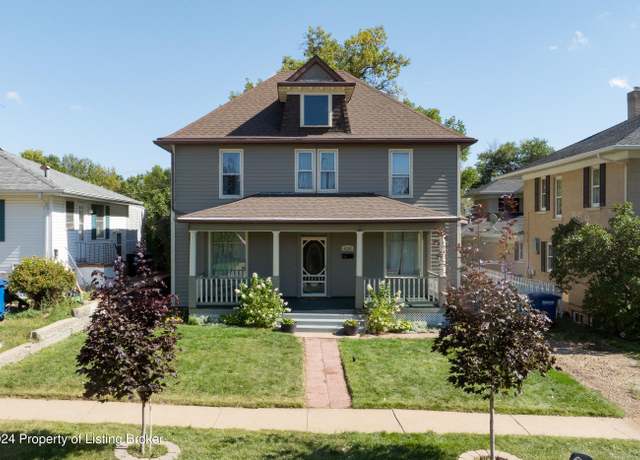 Property at 430 1st Ave W, Dickinson, ND 58601, 6 beds, 2.5 baths