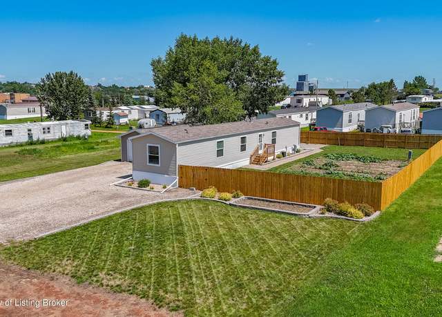 Property at 212 3rd St SW, Belfield, ND 58622, 3 beds, 2 baths