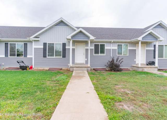 Property at 834 Adams Dr, Killdeer, ND 58640, 4 beds, 3 baths