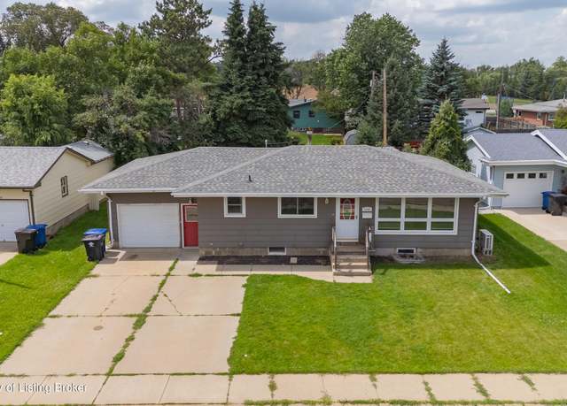 Property at 1035 Foster Dr, Dickinson, ND 58601, 4 beds, 2 baths