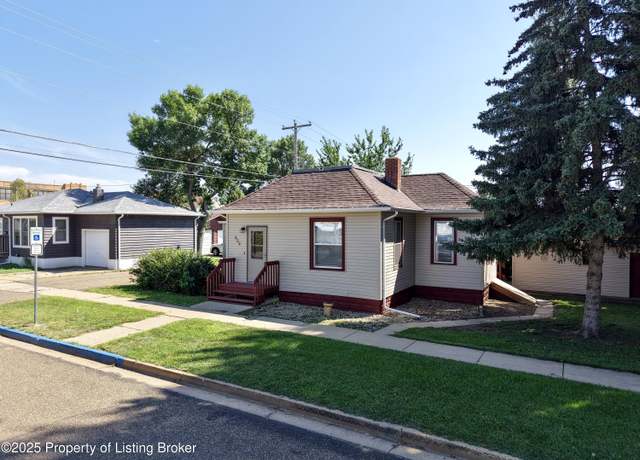 Property at 222 3rd St. St E, Dickinson, ND 58601, 1 bed, 1.5 baths