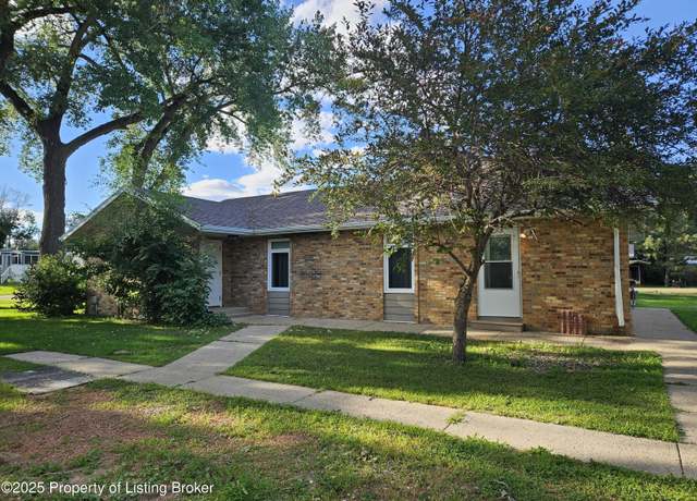 Property at 426 East St N, Hebron, ND 58638, 2 beds, 2 baths