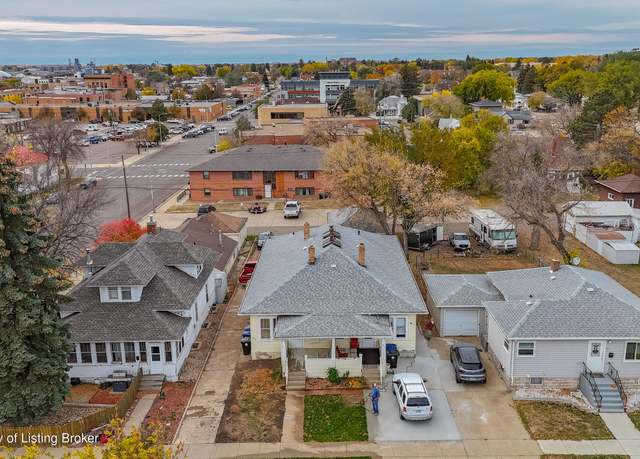 Property at 213 2nd Ave E, Dickinson, ND 58601, 5 beds, 4 baths