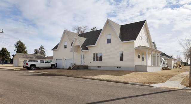 Photo of 321 1st Ave W, Richardton, ND 58652