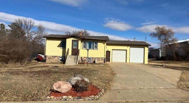 Photo of 418 S Elk St, Hebron, ND 58638