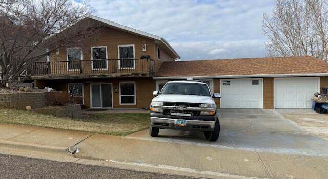 Photo of 370 Spruce St, Dickinson, ND 58601
