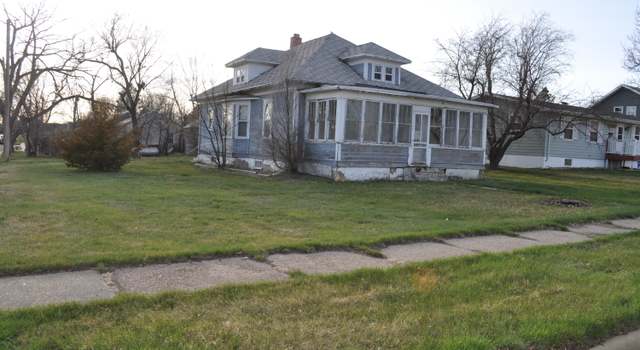 Photo of 511 4th Ave W, Lemmon, SD 57638