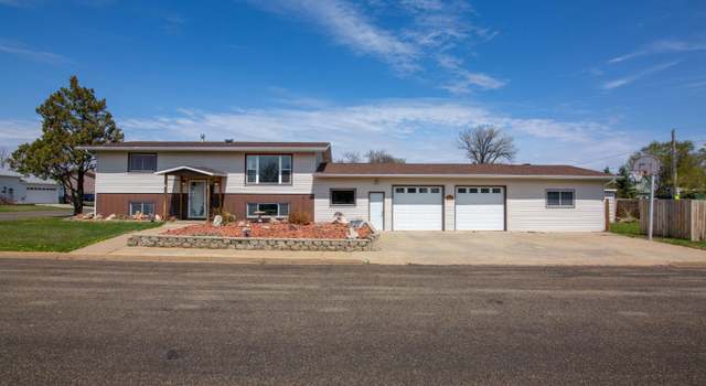 Photo of 422 1st Ave W, Richardton, ND 58652