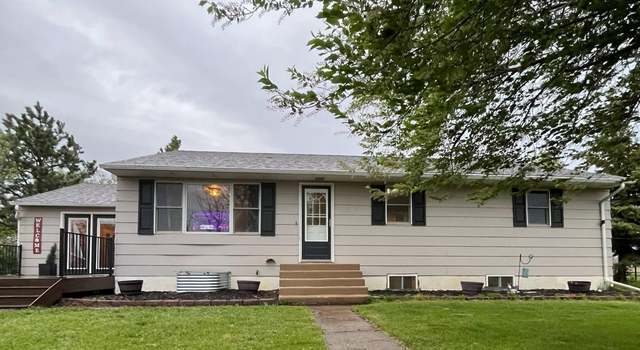 Photo of 208 1 1/2 St NW, Hettinger, ND 58639