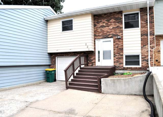 Property at 521 Marilyn Dr, Mandan, ND 58554, 3 beds, 2 baths