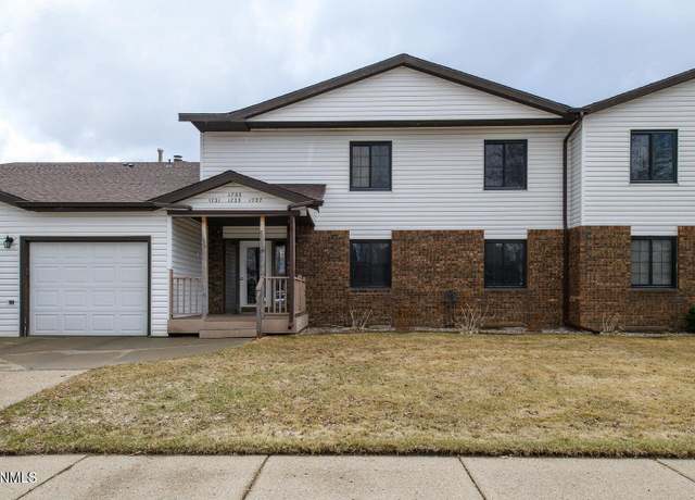 Property at 1737 N Grandview Ln, Bismarck, ND 58503, 2 beds, 2 baths